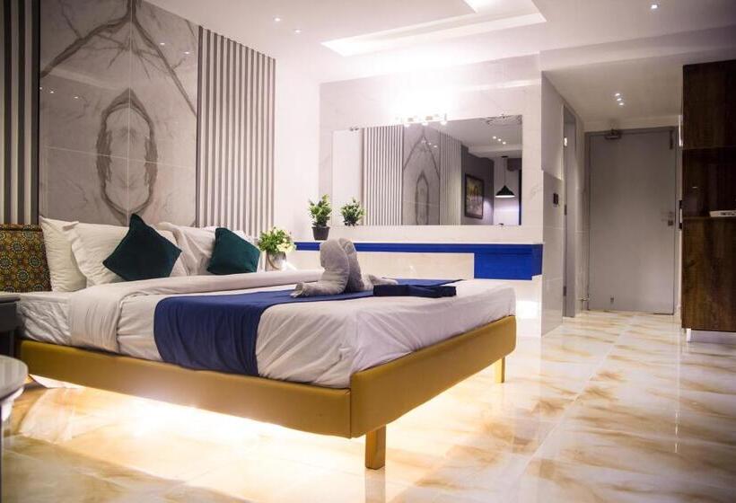 اتاق سوپریور با تخت بزرگ, Metropole