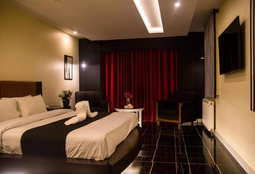 اتاق سوپریور با تخت بزرگ, Metropole