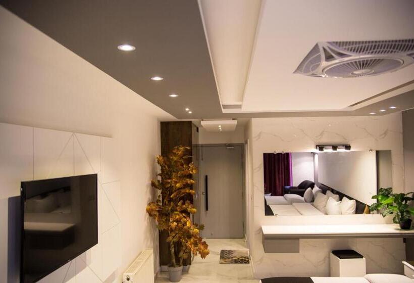 اتاق اجرایی سه نفره, Metropole