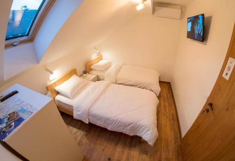 اتاق استاندارد, Petlov Salaš Rooms