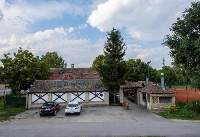 سوییت, Petlov Salaš Rooms
