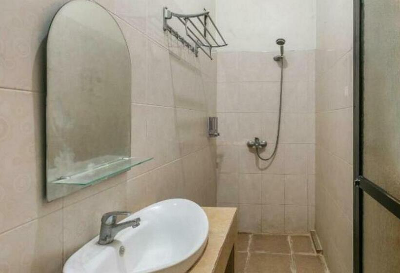 اتاق لوکس, Urbanview Hotel Kanca Banjarmasin By Reddoorz
