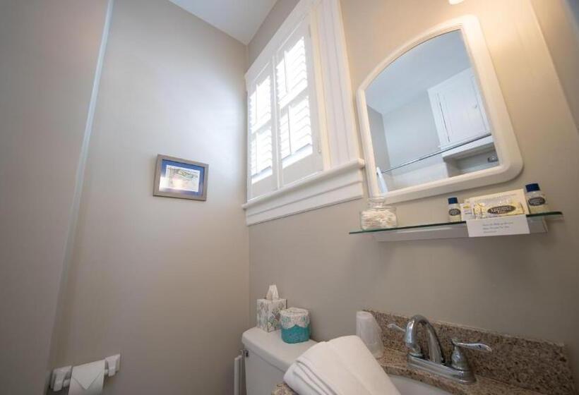 Стандартный Номер Кровать Кинг, The Edenton Collection Captain S Quarters Inn