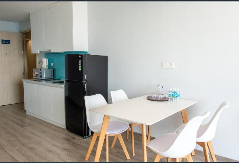 اتاق خانوادگی با چشم‌انداز دریا, Marina Suites Apartment
