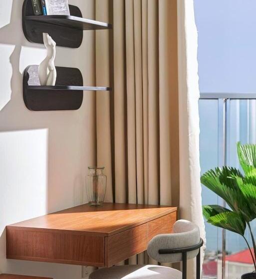 اتاق لوکس با چشم‌انداز دریا, Marina Suites Apartment