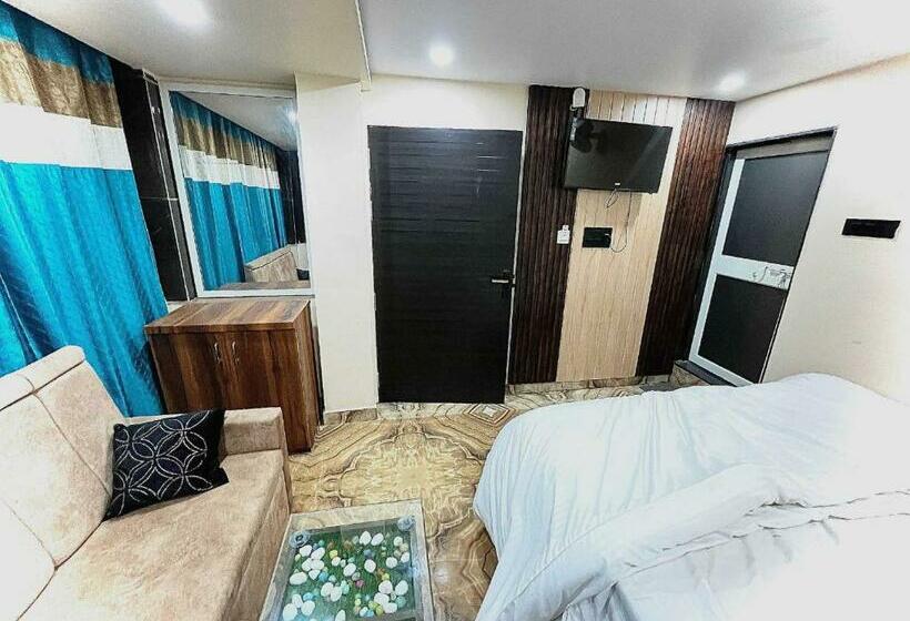 Трехместный Номер Классика, Town Inn