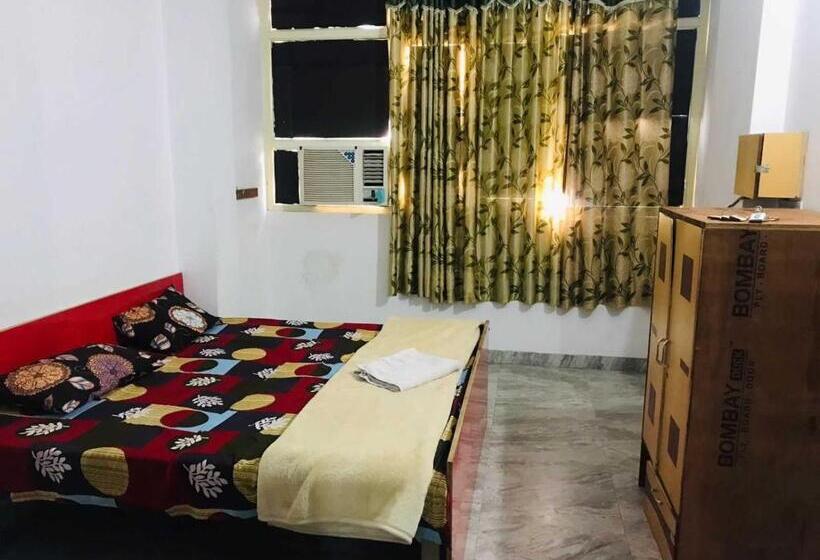 اتاق کلاسیک سه تخته, Spot On 90578 Harman Gest House