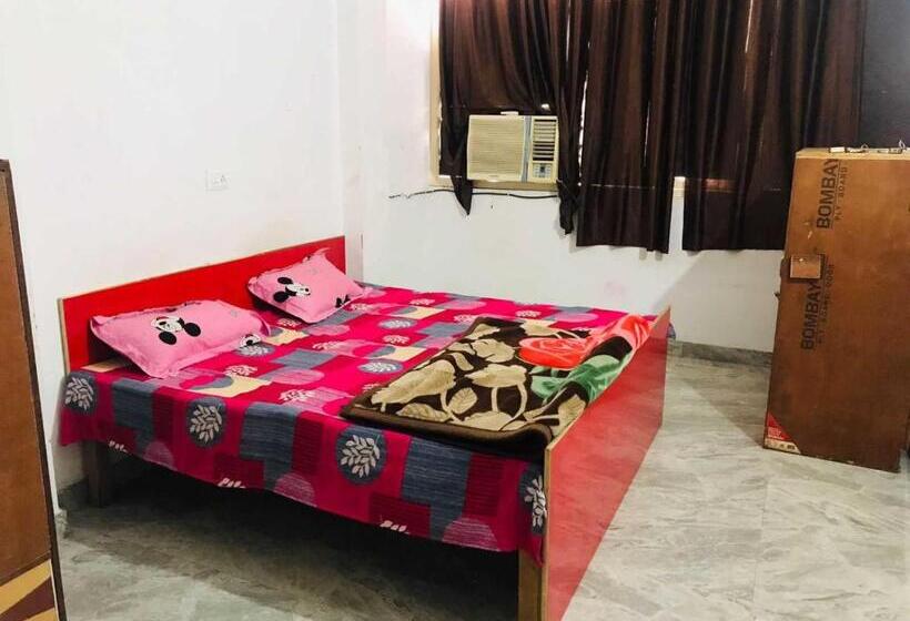 اتاق کلاسیک سه تخته, Spot On 90578 Harman Gest House