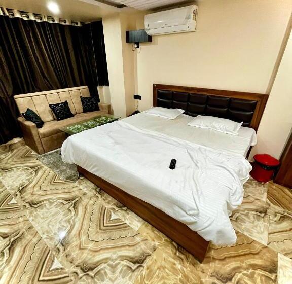 Трехместный Номер Классика, Town Inn