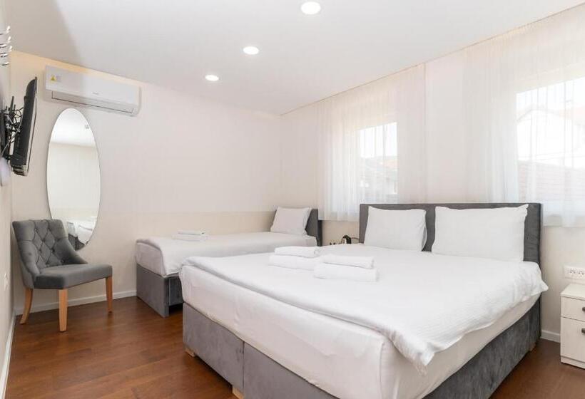 اتاق ساده سه‌ نفره, Ornament Hotel And Apartments