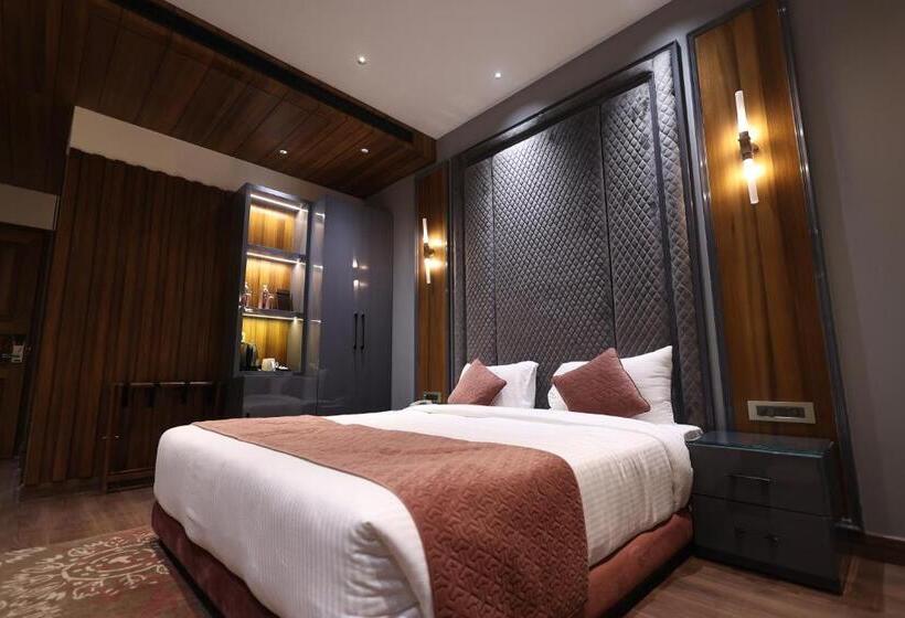 Номер Deluxe с Балконом, The Ramayana Hotel, Ayodhya