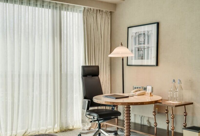 اتاق کلاب, Itc Narmada, A Luxury Collection Hotel, Ahmedabad