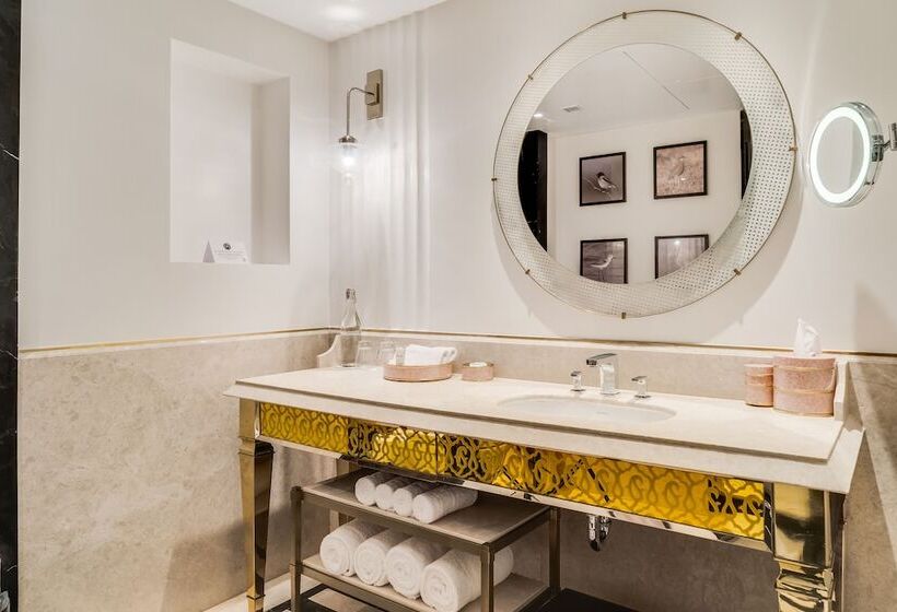 اتاق کلاب, Itc Narmada, A Luxury Collection Hotel, Ahmedabad