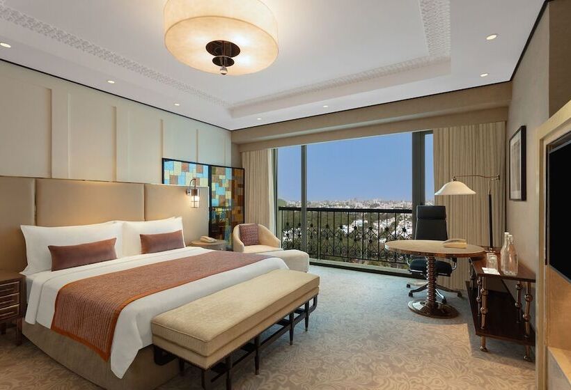 اتاق کلاب, Itc Narmada, A Luxury Collection Hotel, Ahmedabad