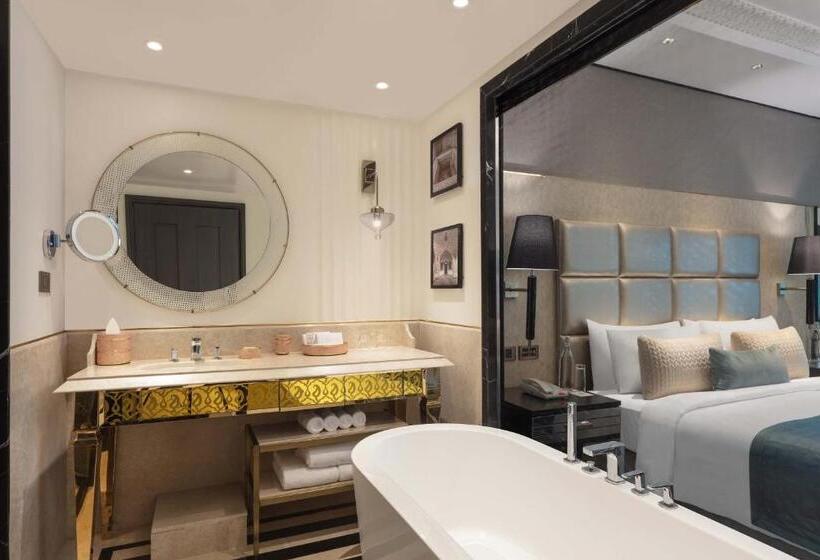 اتاق کلاب, Itc Narmada, A Luxury Collection Hotel, Ahmedabad