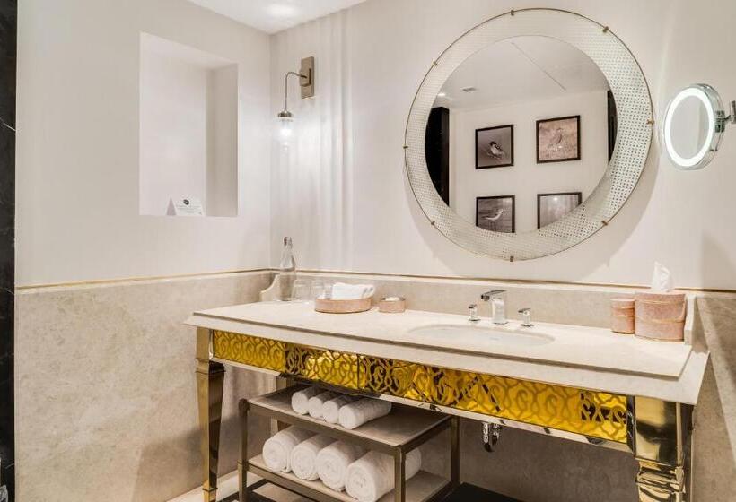 اتاق اجرایی با تخت بزرگ, Itc Narmada, A Luxury Collection Hotel, Ahmedabad