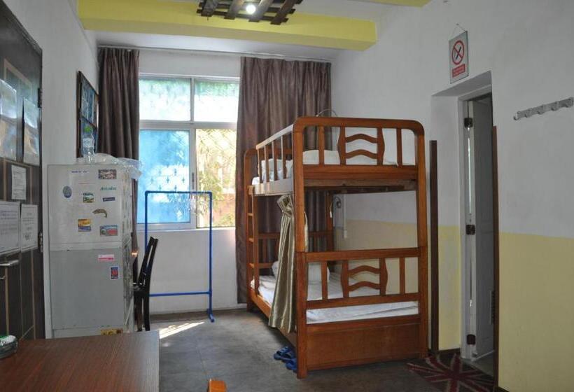 Кровать в Общей Комнате, Haikou Banana Hostel
