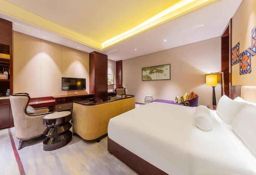 اتاق اجرایی با تخت بزرگ, Movenpick  Enshi