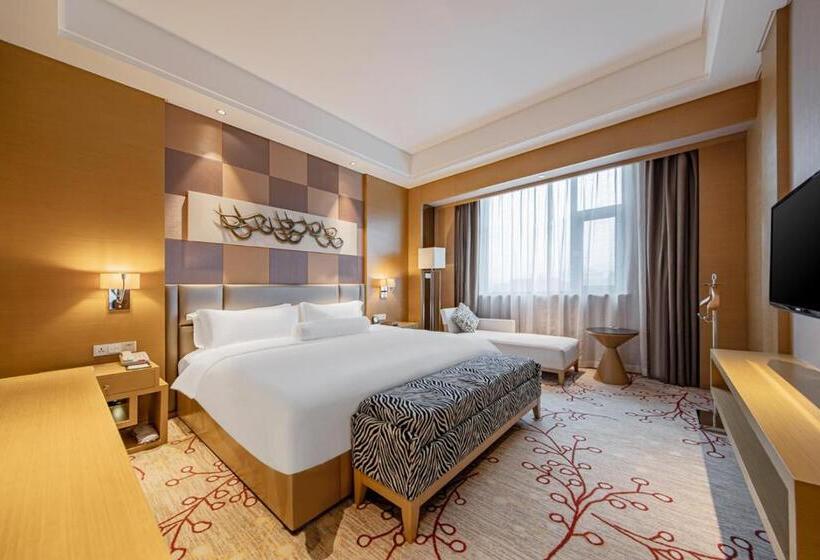 اتاق سوپریور با تخت بزرگ, Movenpick  Enshi
