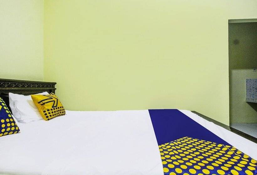 Номер Economy, Spot On 91606 Nadin Guest House