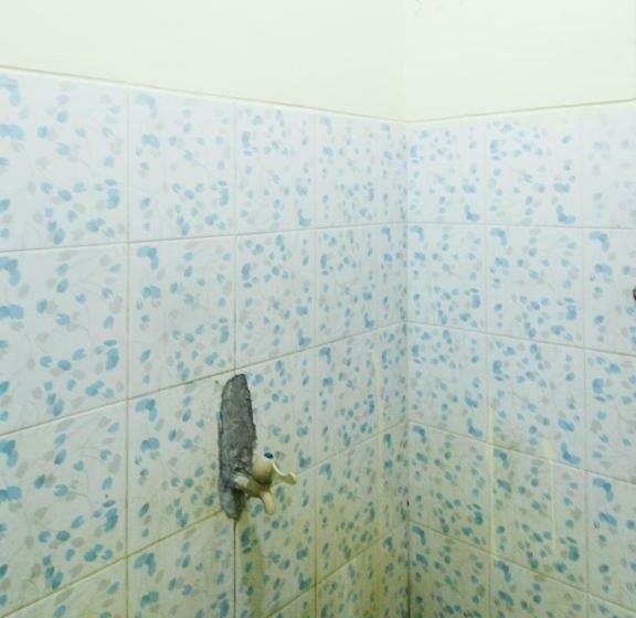 Номер Economy, Spot On 91606 Nadin Guest House