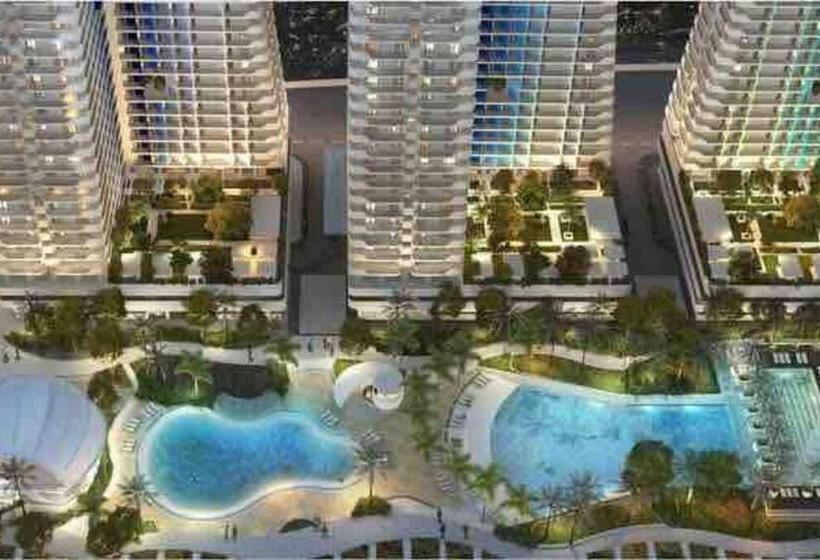 استودیو استاندارد با چشم‌انداز, Azure North Monaco Tower Unit 2114
