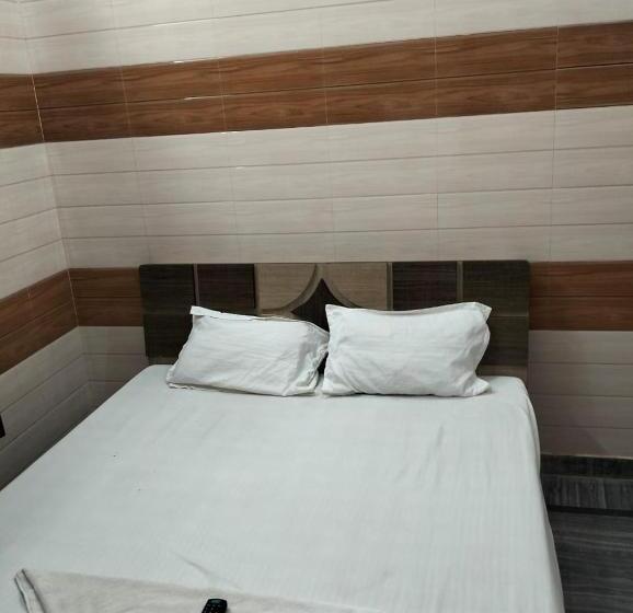 Номер Deluxe, Suresh Guest House & Hotel By Wb Inn