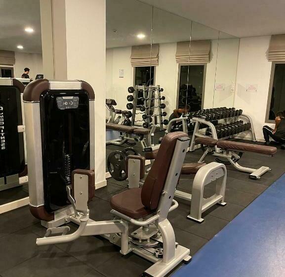 اتاق خانوادگی, Arcadia Continental Pattaya