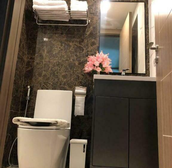اتاق خانوادگی, Arcadia Continental Pattaya