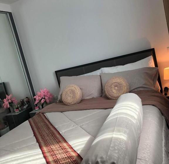 اتاق لوکس با بالکن, Arcadia Continental Pattaya