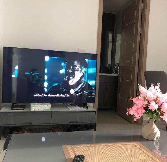 اتاق استاندارد با چشم‌انداز استخر, Arcadia Continental Pattaya