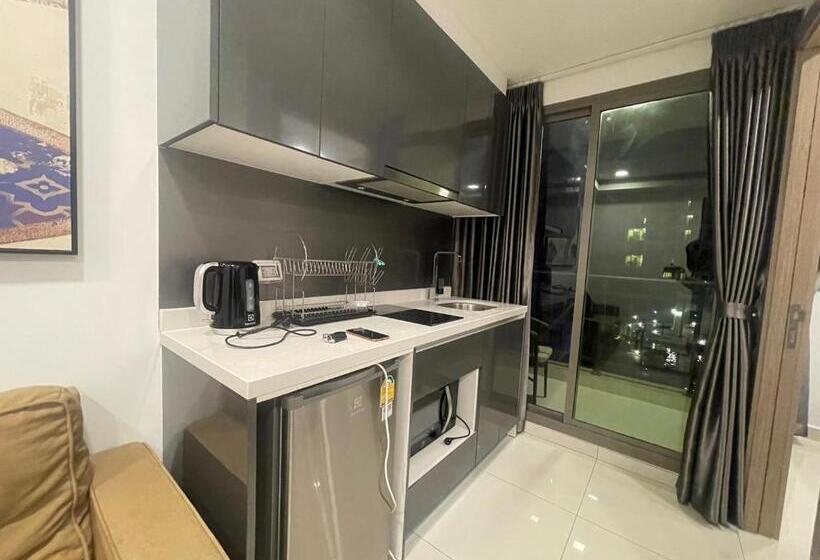 اتاق استاندارد با تخت بزرگ, Arcadia Continental Pattaya