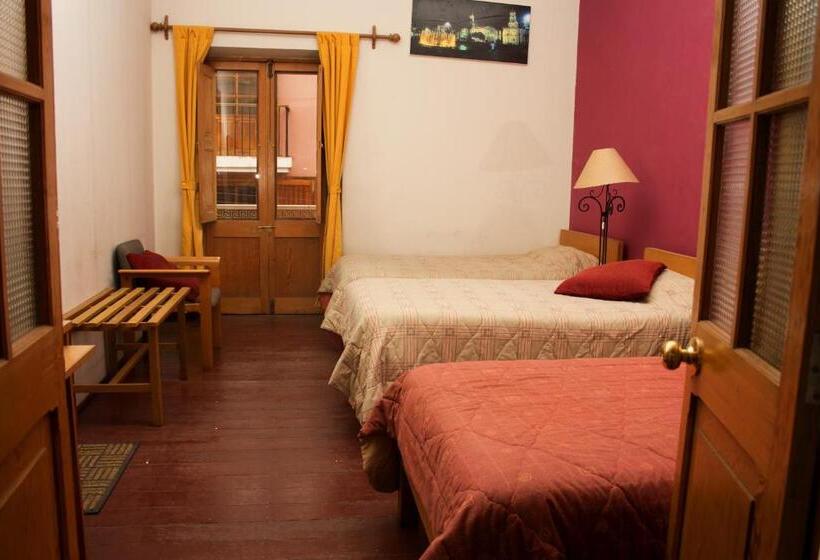 اتاق استاندارد سه نفره, Posada Nueva Espana