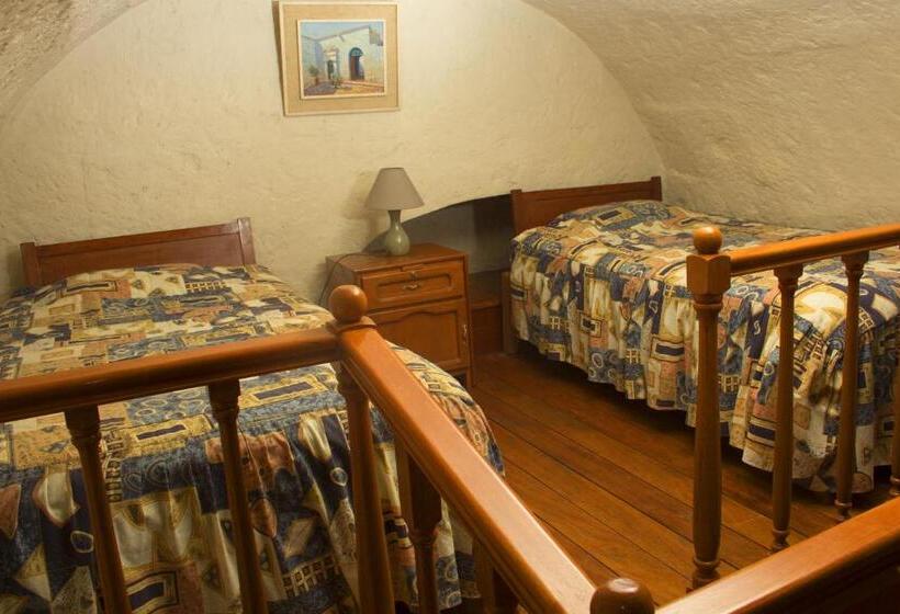 اتاق استاندارد چهار تخته, Posada Nueva Espana