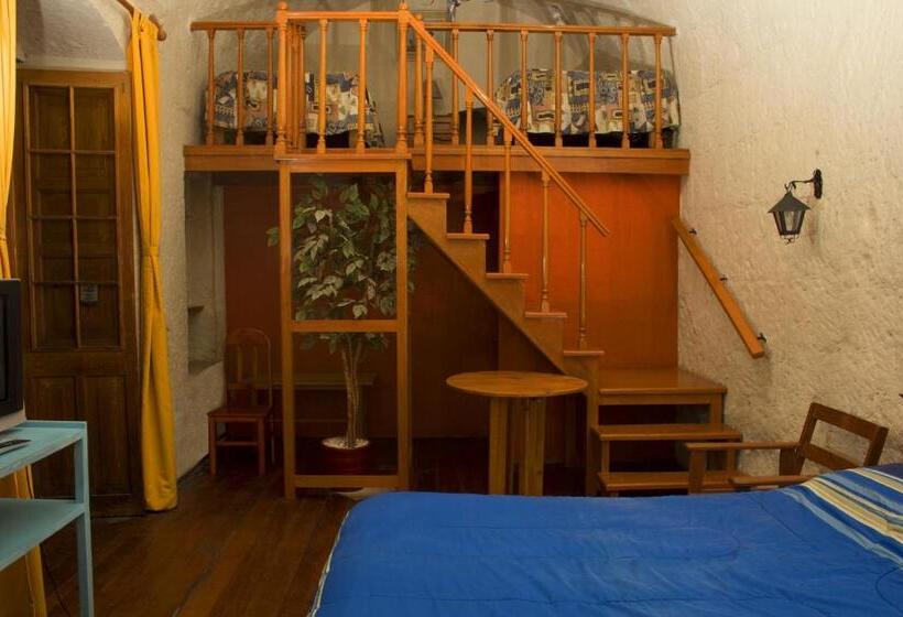 اتاق استاندارد چهار تخته, Posada Nueva Espana