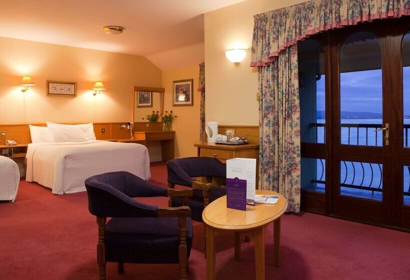 اتاق استاندارد سه نفره, Gold Coast Resort Dungarvan