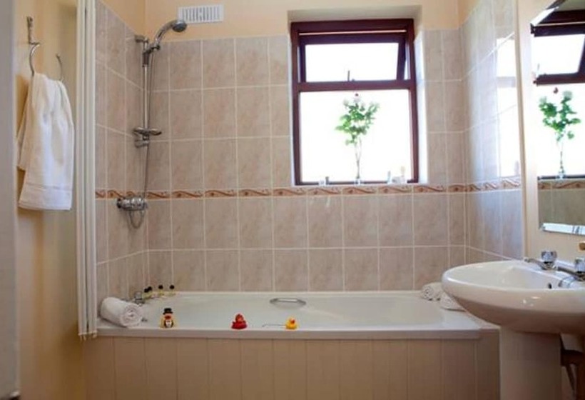 اتاق استاندارد سه نفره, Gold Coast Resort Dungarvan