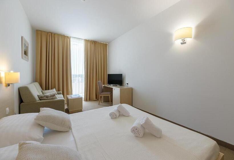 اتاق کلاسیک سه تخته, Family Hotel Adria   All Inclusive