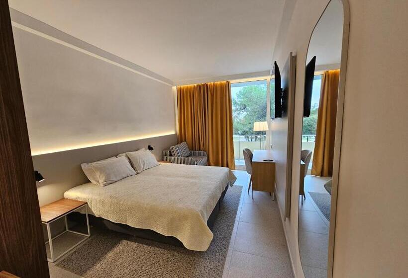 اتاق استاندارد سه تخته با بالکن, Family Hotel Adria   All Inclusive