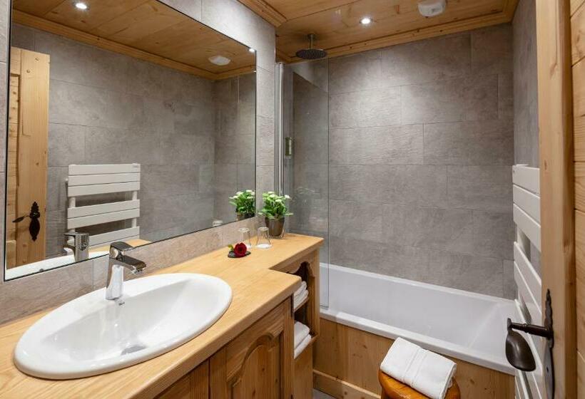 اتاق استاندارد سه نفره, Chalethôtel Neige Et Roc, The Originals Relais