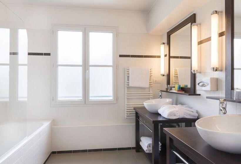 Люкс, Le Plessis Grand