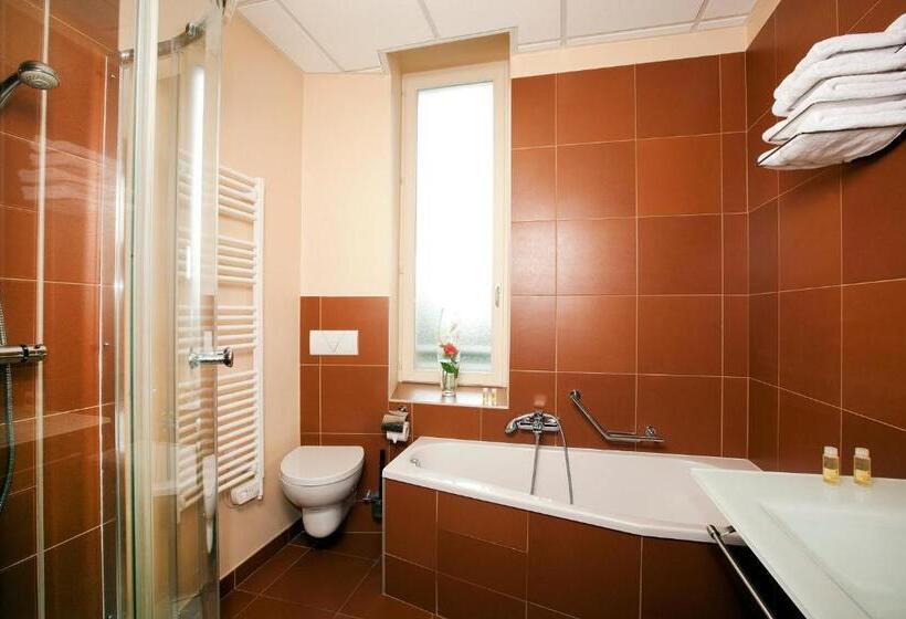Апартаменты 1 Спальня, S & Residences  Le Metropole