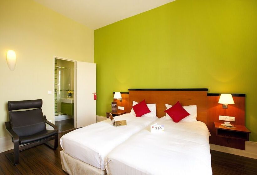 Апартаменты 1 Спальня, S & Residences  Le Metropole