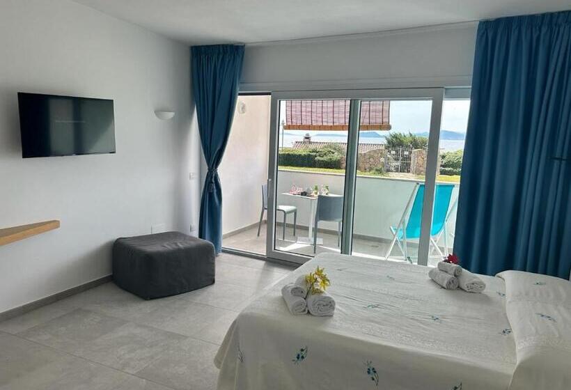 اتاق استاندارد با بالکن و چشم‌انداز دریا, Rooms, Affittacamere Maksim