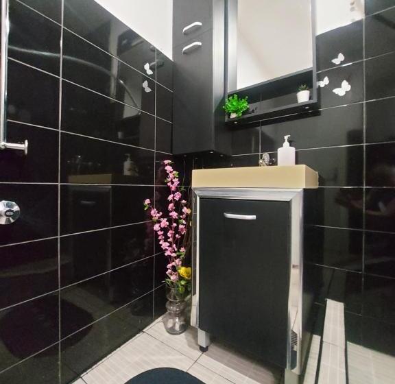 اتاق استاندارد, Pandora S Place