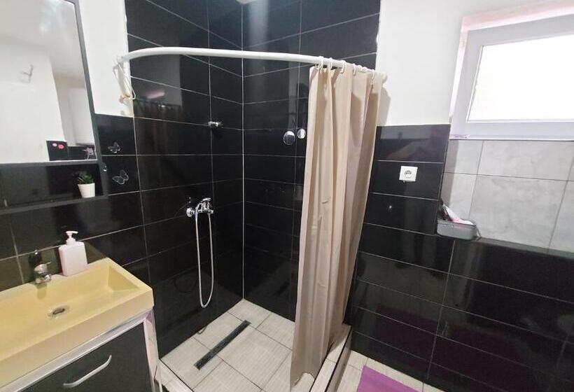 اتاق استاندارد, Pandora S Place