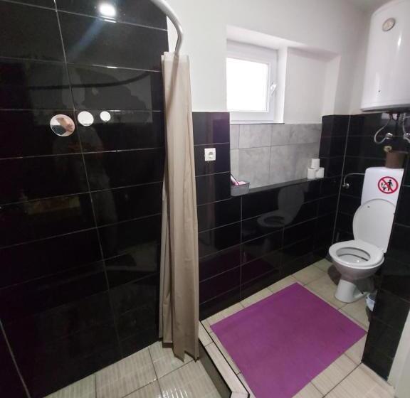 اتاق استاندارد, Pandora S Place