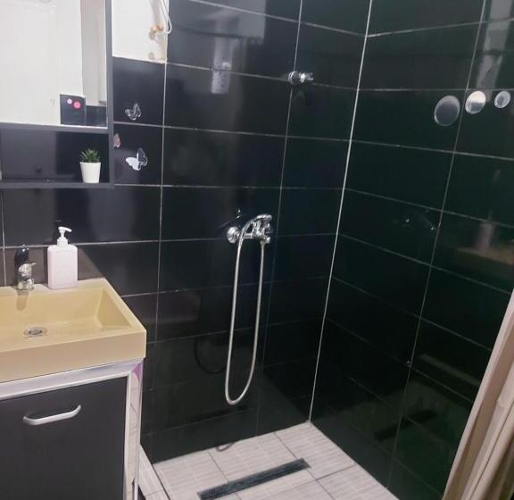 آپارتمان 1 خوابه همکف, Pandora S Place