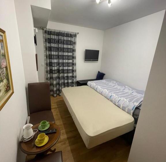 اتاق استاندارد با بالکن, Ali Rooms