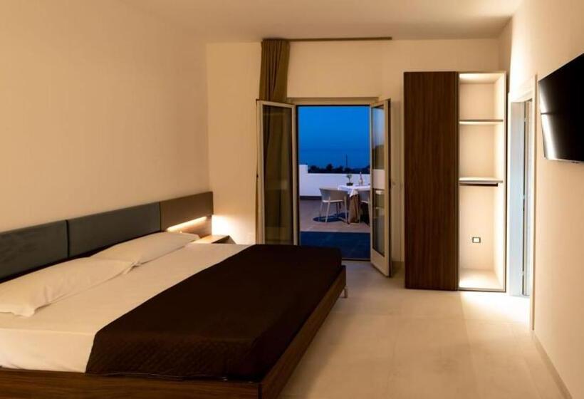 اتاق استاندارد با چشم‌انداز باغ, Terrazza Sul Mare